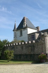 Fototapeta na wymiar Entrée du chateau de Régnière-Ecluse