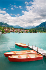 Fototapeta na wymiar Rowboats na Jezioro Brienz, Berne Canton, Szwajcaria