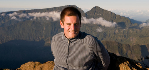 Homme souriant à la Réunion