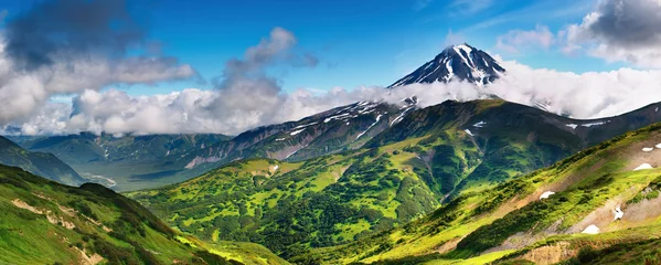 Poster Im Rahmen Mountain panorama with extinct volcano © Dmitry Pichugin
