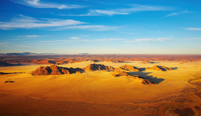Fototapeta na wymiar Pustynia Namib, wydmy Sossusvlei, widok z lotu ptaka
