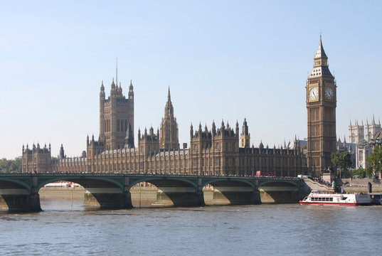 A photography of the Houses of parliament in London UK