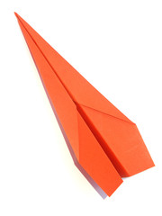 la flèche orange, avion en papier canson plié
