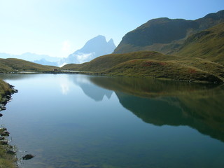 Reflet dans le lac d'Aule
