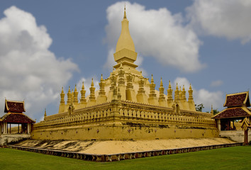 Fototapeta na wymiar That Luang, Wklej w Laosie