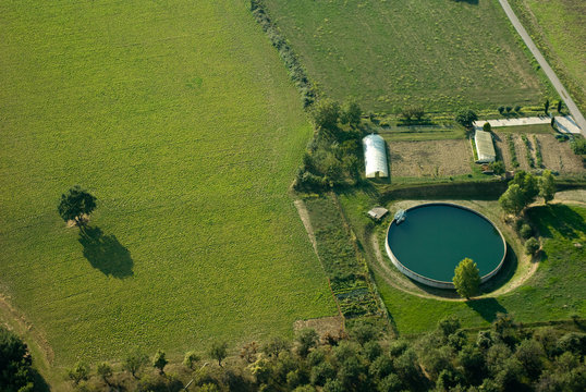 Ferme / bassin traitement d'eau
