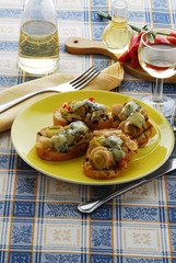 Crostini al porro - Antipasti Toscana