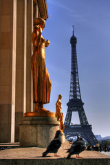 Fototapeta na wymiar Wieża Eiffla w Paryżu