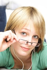 Mädchen mit Brille