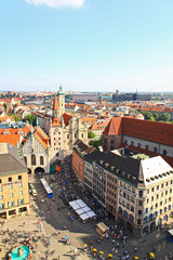 Naklejka na ściany i meble Widok z lotu ptaka centrum Monachium miasta z ratusza