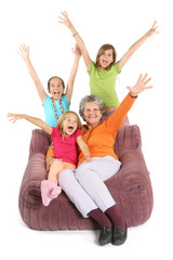 Enfants avec grand-mère