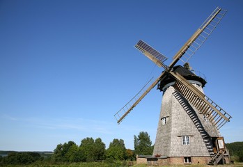 Fototapeta na wymiar holland windmill