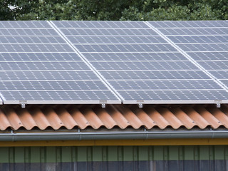 Solarzellen auf einem Dach