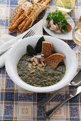 Zuppa di rane e spinaci - Primi Lombardia