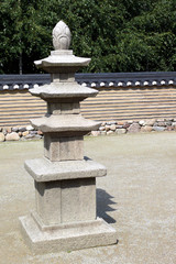 Fototapeta premium Pagode vor Mauer