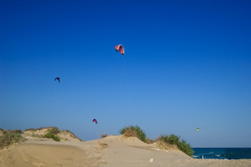 kitesurf and sand dunes