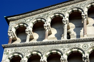Lucca, Ca6ttedrale di S. Martino, particolare della facciata 1