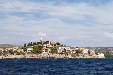 Fototapeta na wymiar Croatian city Primosten on the seashore