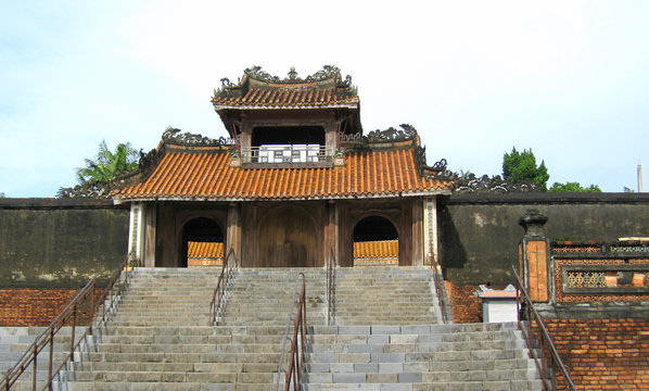 escalier menant au temple