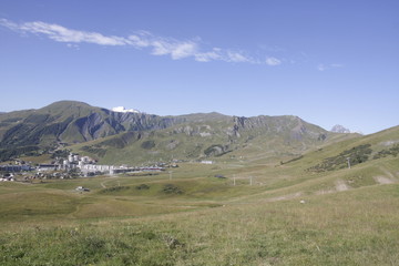 Fototapeta na wymiar landscape in mountain with a town