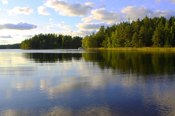 Obraz premium In Schweden am Wasser