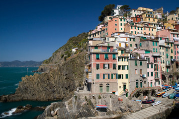 Fototapeta na wymiar Zobacz do Riomaggiore - jednej z wiosek w Cinque Terre