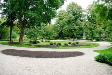 Naklejka premium Allées dans un parc public, Allemagne.