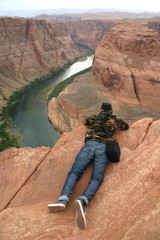 Tourist am Horseshoebend nahe Page, Arizona - USA