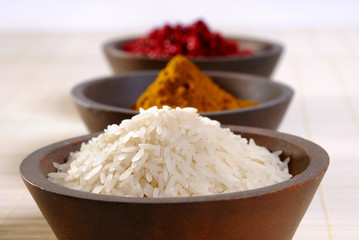 Reis und Gewürze