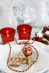 Christmas table setting in white and red tone