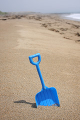 Fototapeta na wymiar Maine Atlantic Beach i Shovel
