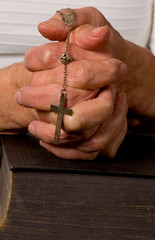 Nahaufnahme – Hände beim Gebet