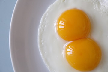 deux oeufs au plat