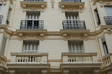 façade de caractere