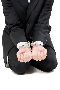 coupable menotte arrestation fiance magouille affaire justice