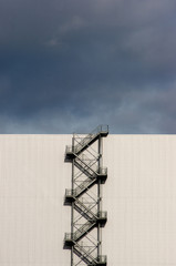 Treppe an Hochhaus