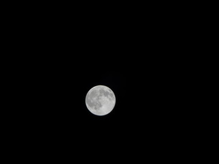 pleine lune blanche 181008008 © NATHTIGROU