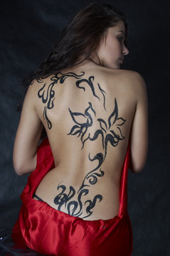 Drawing on a female body