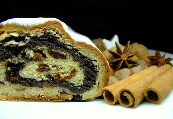 Weihnachtsgebäck Mohnstollen