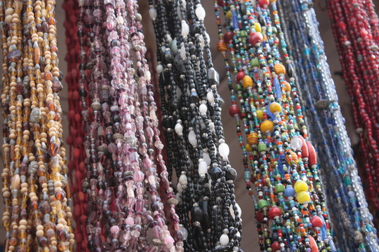 colliers multicolores