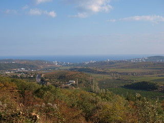 Obraz premium View on city from mountain