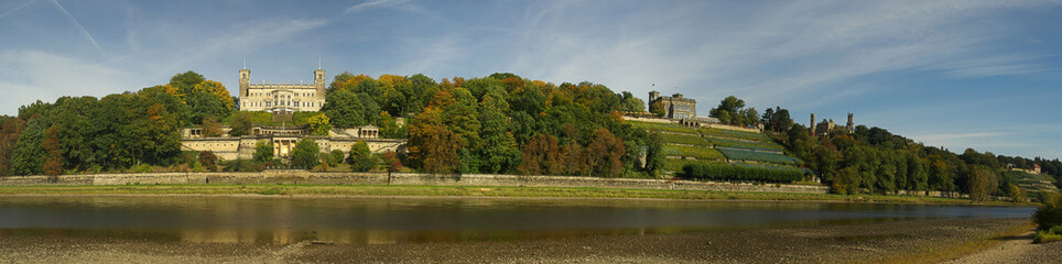 Obraz premium Dresden Elbschlösser - Dresden palaces on river Elbe 01