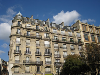 Fototapeta na wymiar budynków w Paryżu