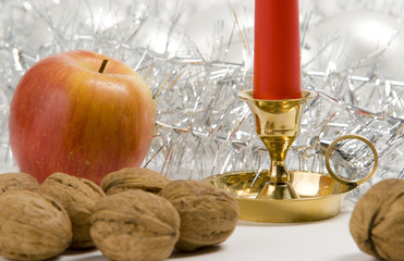 Kerzenständer mit apfel