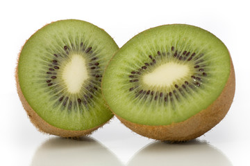 H&auml;lften von Kiwi