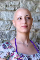 Cancer patient with positive attitude during her treatment - 10087448