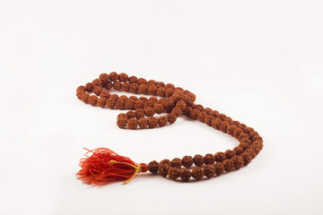 Mala o Rosario Budista usado para el rezo tibetano