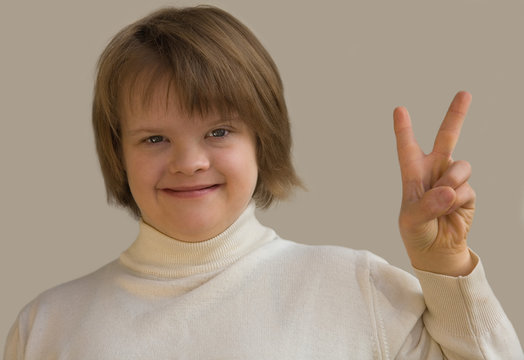 portrait d'une enfant trisomique