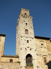 Fototapeta na wymiar wieże San Gimignano Toskanii