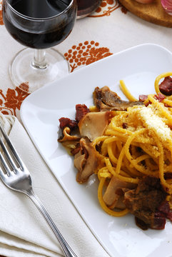Bigoli grossi con l oca e porcini - Primi - Ricette del Veneto